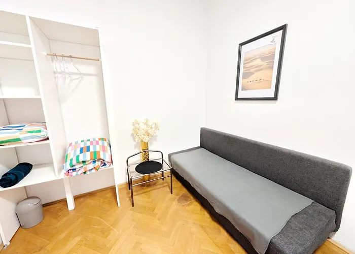 Апартаменти Cozy In Lugner Area