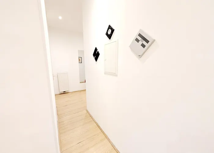 Cozy In Lugner Area Апартаменти