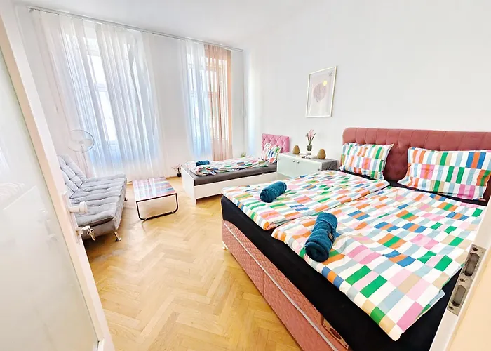 Cozy In Lugner Area *