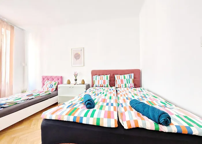 Апартаменти Cozy In Lugner Area Відень
